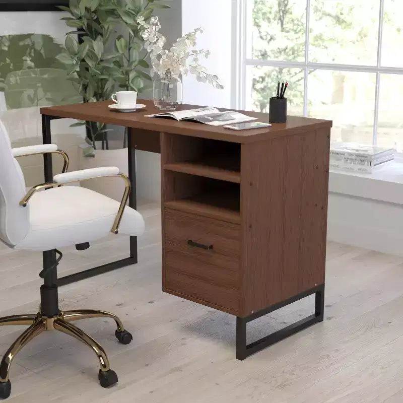 Bureau informatique rustique marron pour une personne avec tiroir de rangement et étagères ouvertes