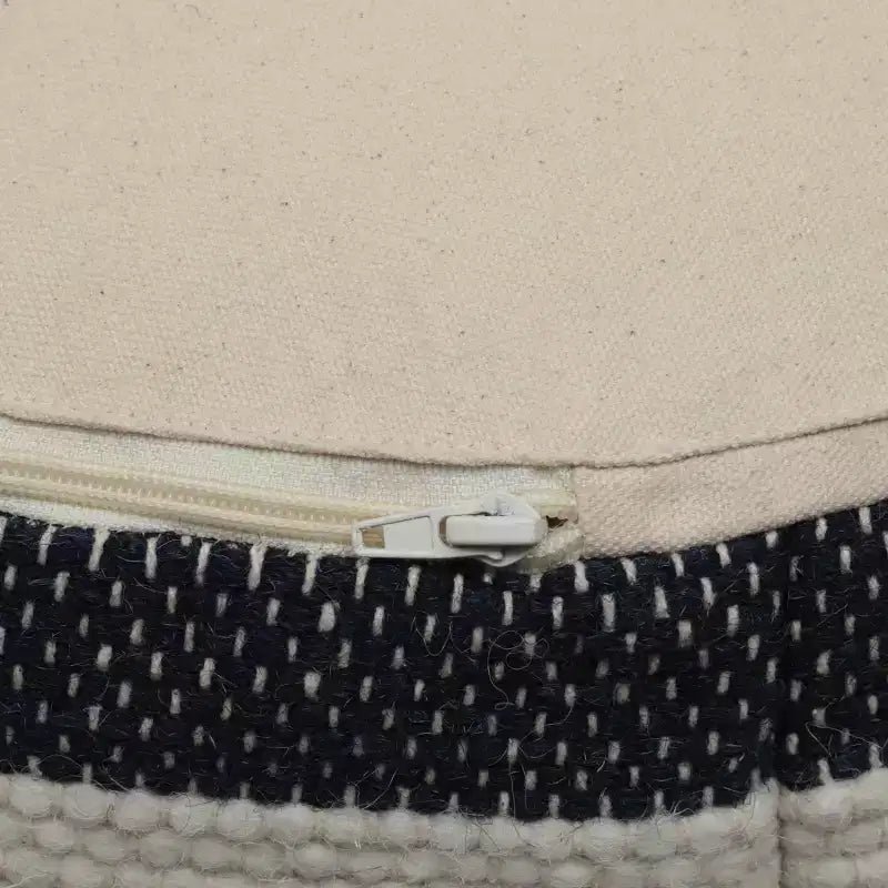 Pouf cylindrique bohème blanc, tissu artisanal, 1 place (bleu denim / bleu marine / sarcelle)